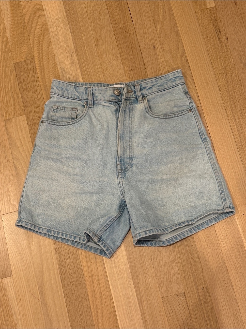 Zara mom Jean  Light Wash Denim Shorts